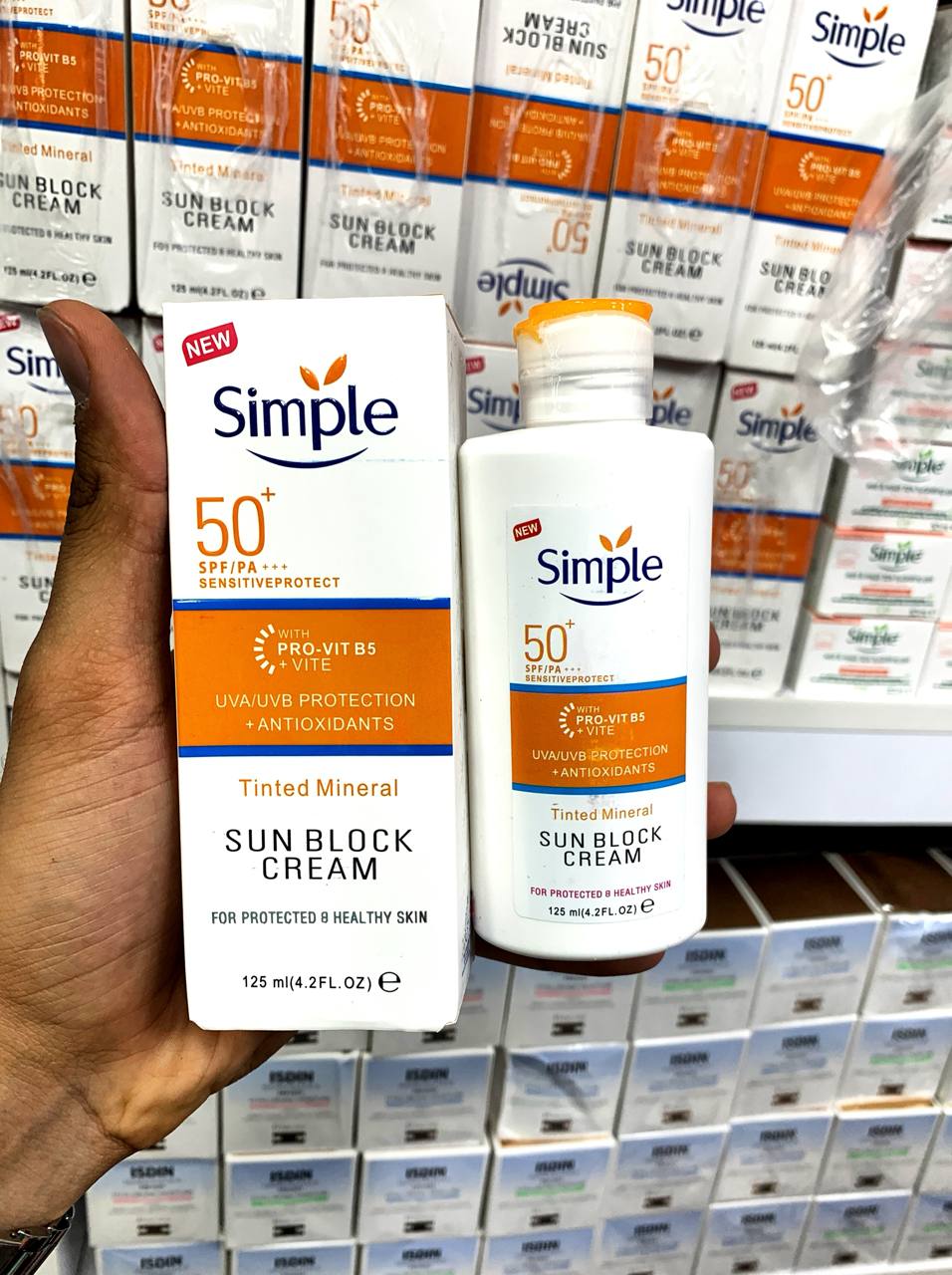 ضد آفتاب SPF50 برند سیمپل