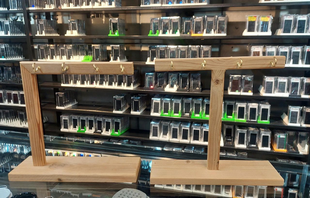 استند آویز چوبی